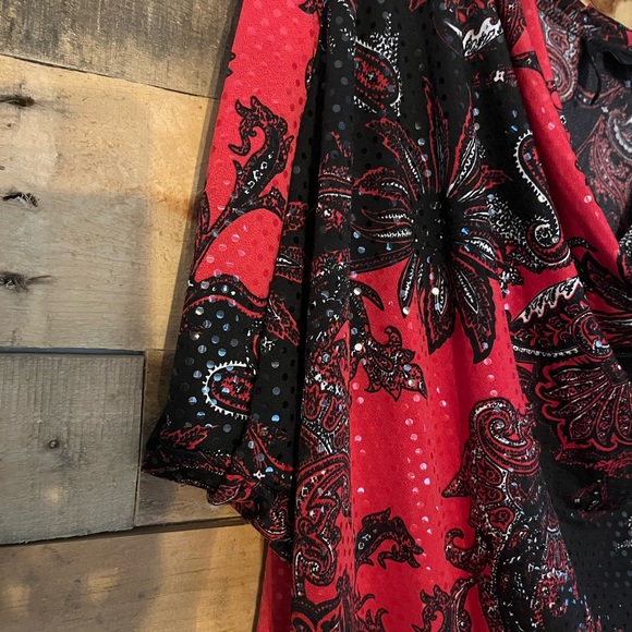 Beautiful cowl neck blouse!  Size XL. - Picture 3 of 4